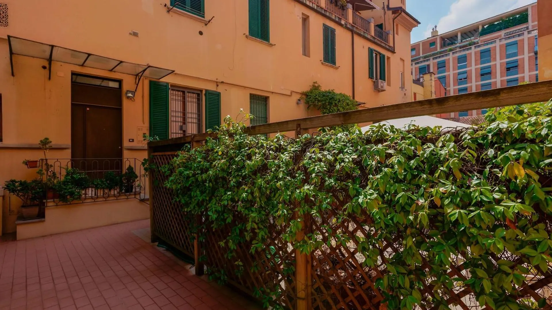 Maison N14 Bologna 0*,  Italy